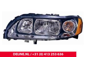 Nieuwe Koplamp links Volvo S60 Prijs € 229,90 Inclusief btw aangeboden door van Deijne Onderdelen Uden B.V.