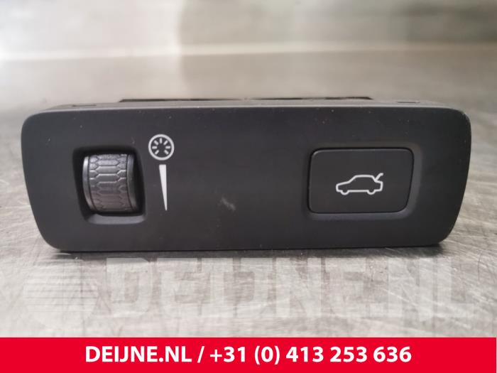 Volvo XC40 Schalter O74401