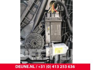 Volvo XC40 Ruitmechaniek 4Deurs rechts-achter O74408 foto 3