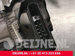 Volvo XC40 Rear door lock mechanism 4-door, left O74424 photo 3