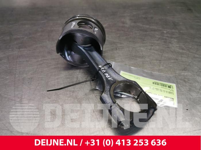 Gebruikte Zuiger Mercedes Vito Prijs € 42,35 Inclusief btw aangeboden door van Deijne Onderdelen Uden B.V.