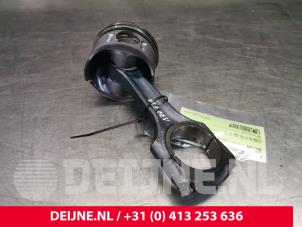 Gebruikte Zuiger Mercedes Vito Prijs € 42,35 Inclusief btw aangeboden door van Deijne Onderdelen Uden B.V.