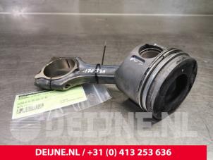 Mercedes Vito Kolben O74437 foto 2