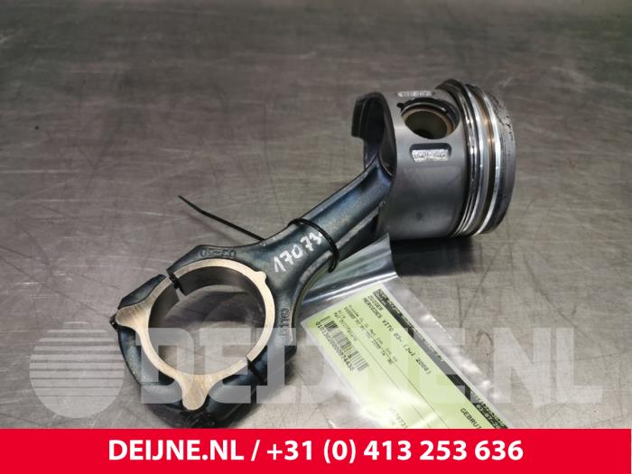 Gebruikte Zuiger Mercedes Vito Prijs € 42,35 Inclusief btw aangeboden door van Deijne Onderdelen Uden B.V.