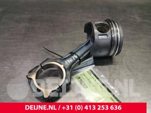 Gebruikte Zuiger Mercedes Vito Prijs € 42,35 Inclusief btw aangeboden door van Deijne Onderdelen Uden B.V.