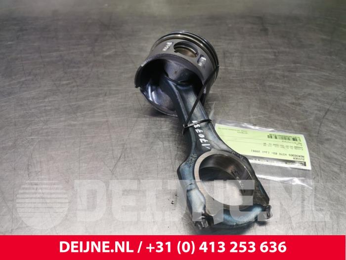 Gebruikte Zuiger Mercedes Vito Prijs € 42,35 Inclusief btw aangeboden door van Deijne Onderdelen Uden B.V.