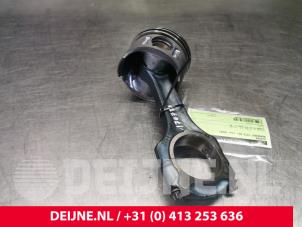 Gebruikte Zuiger Mercedes Vito Prijs € 42,35 Inclusief btw aangeboden door van Deijne Onderdelen Uden B.V.