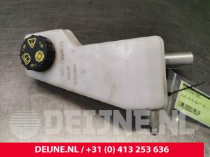 Gebruikte Hoofdremcilinder Volvo XC40 (XZ) 2.0 D3 16V Prijs € 100,00 Margeregeling aangeboden door van Deijne Onderdelen Uden B.V.