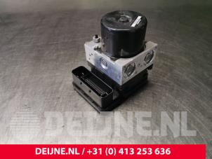 Volvo V40 ABS Pomp O74527 foto 2