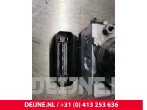 Volvo V40 ABS Pomp O74527 foto 3