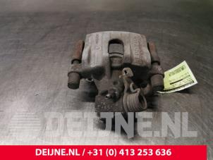 Gebruikte Remklauw (Tang) links-achter Volvo V40 (MV) 1.6 T4 GTDi 16V Prijs € 40,00 Margeregeling aangeboden door van Deijne Onderdelen Uden B.V.