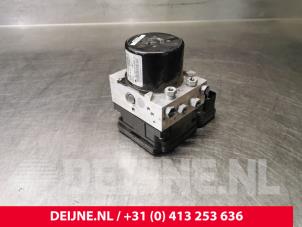 Gebruikte ABS Pomp Volvo V40 (MV) 1.6 D2 Prijs € 100,00 Margeregeling aangeboden door van Deijne Onderdelen Uden B.V.