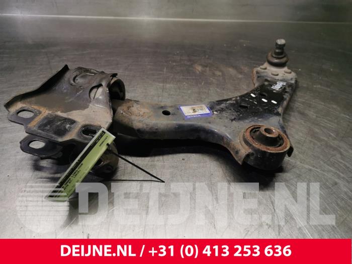 Volvo XC70 Front lower wishbone, left O74658