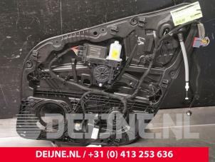 Gebruikte Ruitmechaniek 4Deurs links-achter Volvo XC60 II (UZ) 2.0 T5 16V AWD Prijs € 175,00 Margeregeling aangeboden door van Deijne Onderdelen Uden B.V.