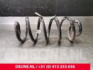 Gebruikte Schroefveer achter Volvo XC40 (XZ) 2.0 D3 16V Prijs € 60,00 Margeregeling aangeboden door van Deijne Onderdelen Uden B.V.