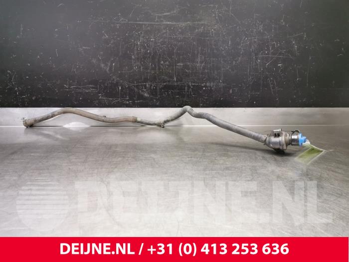 Gebruikte Vulpijp ad-blue tank Volvo XC40 (XZ) 2.0 D3 16V Prijs € 40,00 Margeregeling aangeboden door van Deijne Onderdelen Uden B.V.