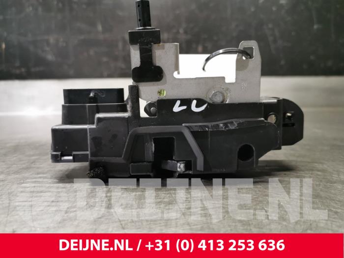 Volvo S90 Door lock mechanism 4-door, front left O75010