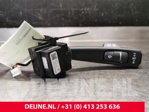 Gebruikte Ruitenwis Schakelaar Volvo XC70 (BZ) 2.0 D3 20V Prijs € 10,00 Margeregeling aangeboden door van Deijne Onderdelen Uden B.V.