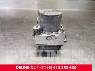 Nissan NV200 ABS Pomp O75179 foto 2