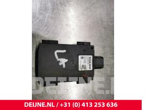 Gebruikte Module (diversen) Volvo S90 II 2.0 D5 16V AWD Prijs € 150,00 Margeregeling aangeboden door van Deijne Onderdelen Uden B.V.