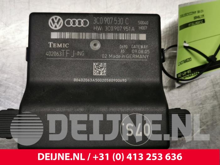 Volkswagen Passat Gateway module O75268