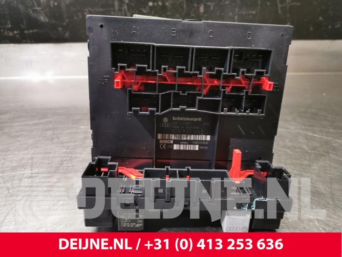 Volkswagen Passat Body control computer O75275