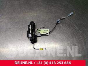 Volvo V90 Rear door lock mechanism 4-door, left O75283 photo 3