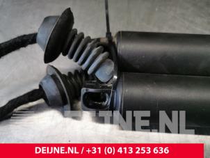 Volvo V90 Set Gasdempers Achterklep O75299 foto 3