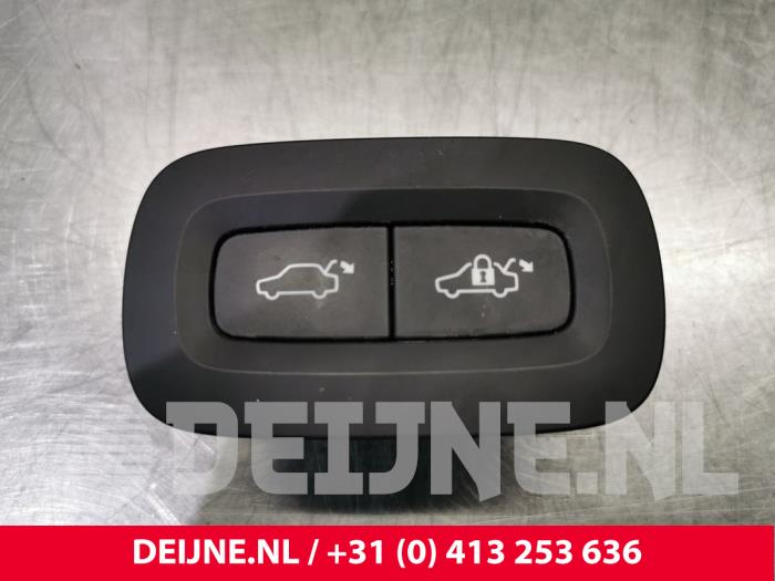 Volvo S90 Schalter Heckklappe O75323