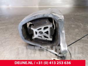 Gebruikte Motorsteun Volvo S90 II 2.0 D5 16V AWD Prijs € 60,00 Margeregeling aangeboden door van Deijne Onderdelen Uden B.V.