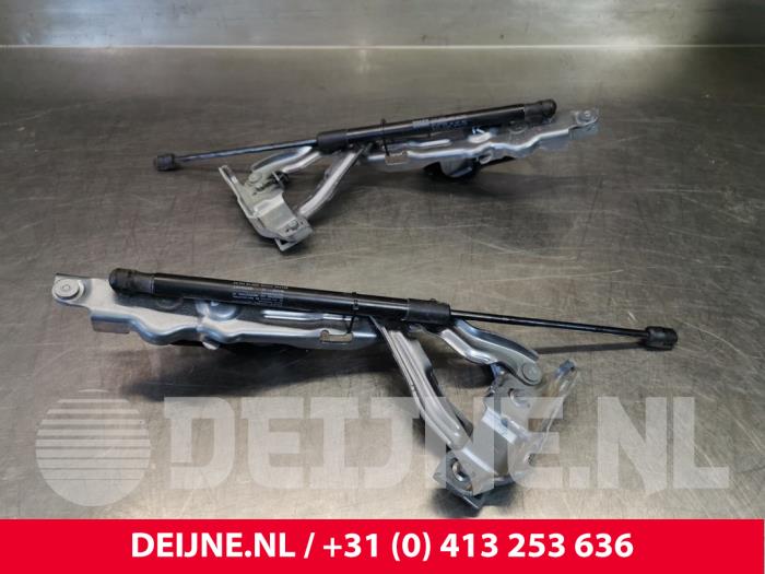 Volvo S90 Motorhaube Scharnier O75620
