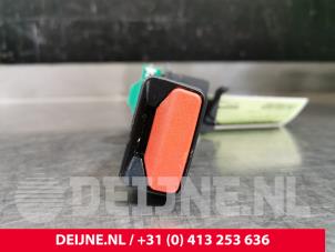 Volvo S90 Rear seatbelt buckle, right O75629 photo 3
