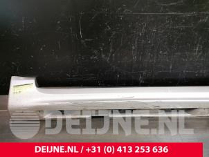 Volvo V70 Side skirt, left O75882 photo 2