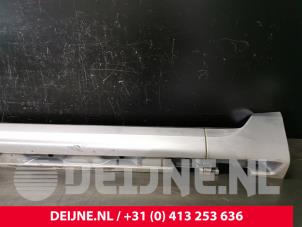 Volvo V70 Side skirt, left O75882 photo 3