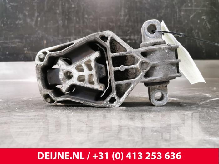 Mercedes CLA Engine mount O75942
