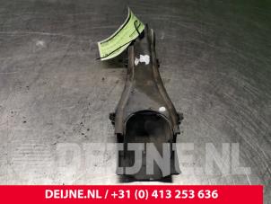 Mercedes CLA Draagarm onder links-achter O75958 foto 3