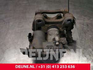 Mercedes CLA Remklauw (Tang) links-achter O75963 foto 2