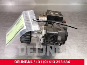 Volkswagen Crafter Brandstofpomp Mechanisch O76030 foto 4