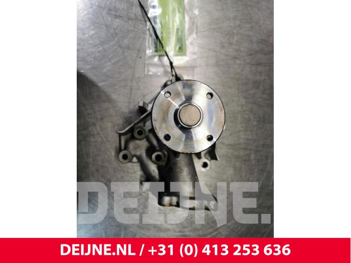 Gebruikte Waterpomp Hyundai H200 Prijs € 30,25 Inclusief btw aangeboden door van Deijne Onderdelen Uden B.V.