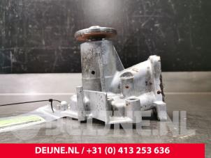 Hyundai H200 Wasserpumpe O76375 foto 2