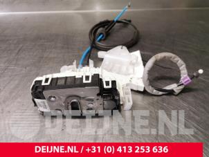 Gebruikte Deurslot Mechaniek 4Deurs rechts-achter Mercedes E (W212) E-300 BlueTec Hybrid V6 24V Prijs € 35,00 Margeregeling aangeboden door van Deijne Onderdelen Uden B.V.