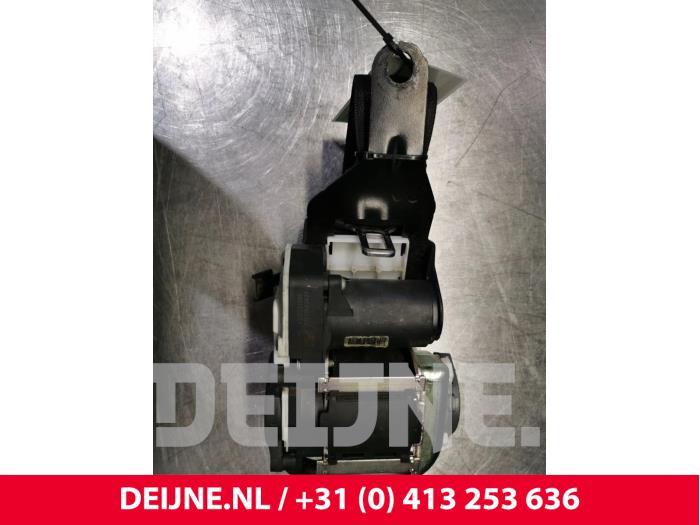 Mercedes E-Klasse Veiligheidsgordel rechts-voor O76597