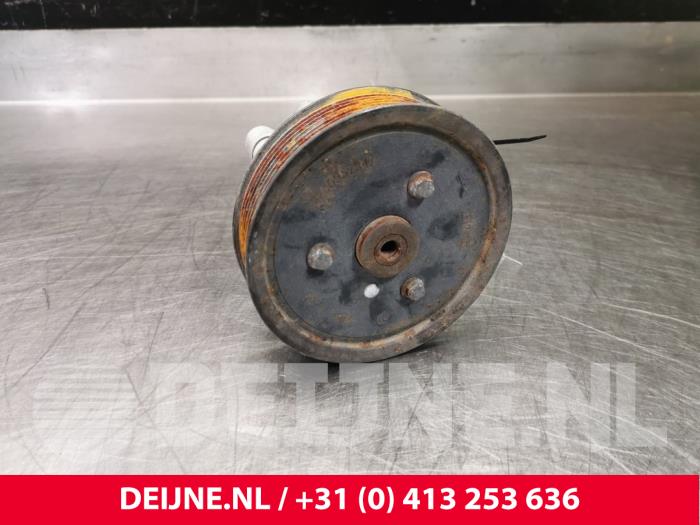 Gebruikte Pomp Servo Renault Master III (MA/MB/MC/MD/MH/MF/MG/MH) 2.3 dCi 16V Prijs € 121,00 Inclusief btw aangeboden door van Deijne Onderdelen Uden B.V.