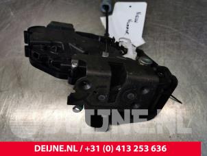 Volvo V50 Front door lock mechanism 4-door, right O77271 photo 3