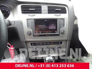 Volkswagen Golf Display Multi Media regelunit O77290 foto 2