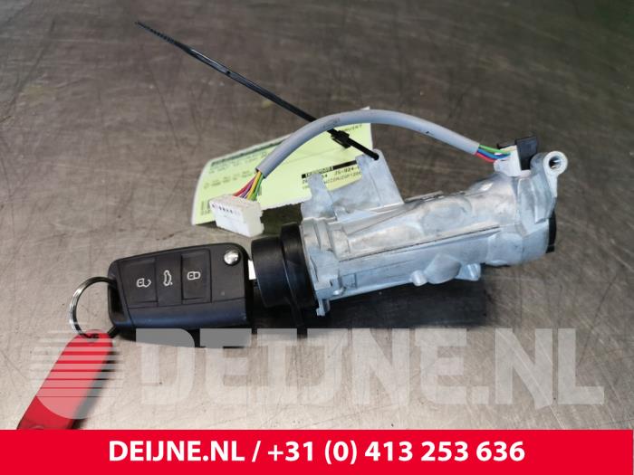 Volkswagen Golf Zündschloss+Schlüssel O77294