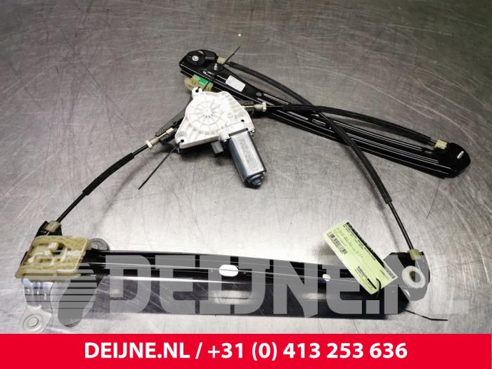 Volkswagen Golf Window mechanism 4-door, front right O77307