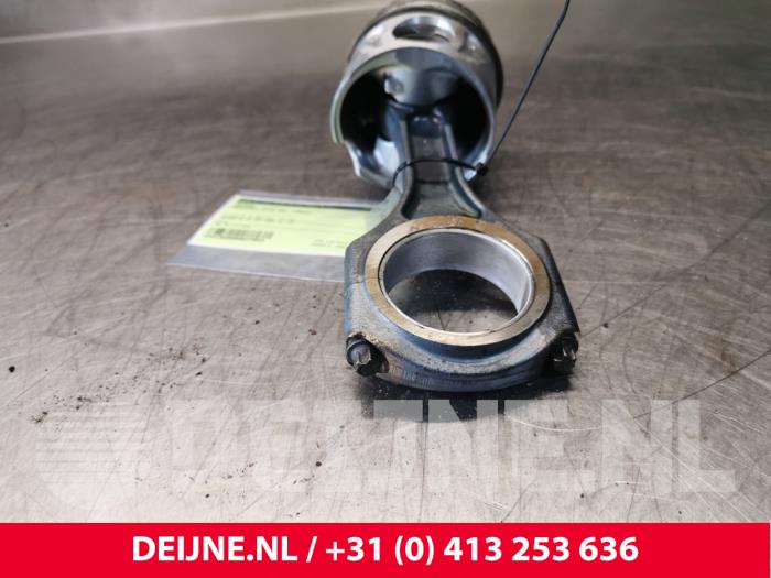 Mercedes Vito Piston O77655