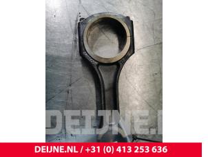 Gebruikte Drijfstang Mercedes Vito Prijs € 60,50 Inclusief btw aangeboden door van Deijne Onderdelen Uden B.V.