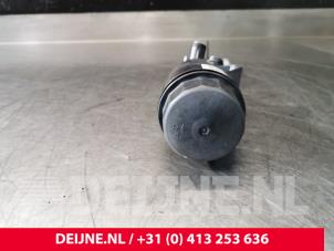 Mercedes Vito Ölfiltergehäuse O77665 foto 2